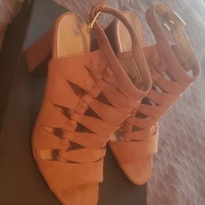 Tahari Camel Suede Sandals Size 8